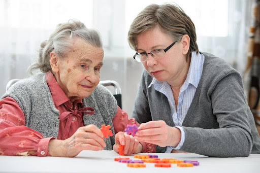 How Home Care is Beneficial for Seniors with Dementia