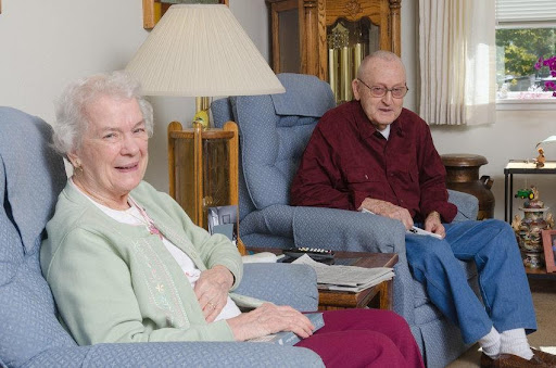 Cozy Up to Winter: Six Ways Homebound Seniors Can Stay Engaged