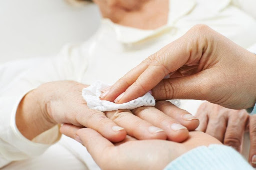 Best Practices: Handwashing 101 for Seniors and Family Caregivers
