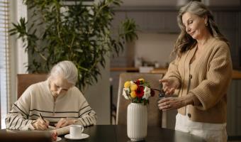 Why Routines Are Essential for Seniors with Dementia