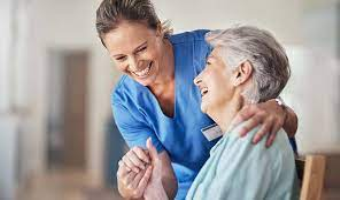 5 Reasons You Should Become an In-Home Caregiver