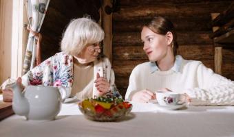 Tips for Visiting Your Family Member with Dementia