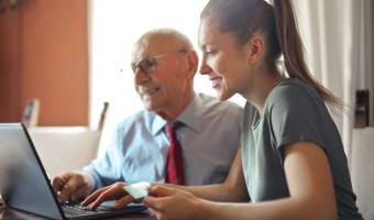 Tips For Managing Your Aging Loved One’s Finances