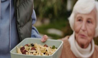 Helping Seniors Prepare For & Enjoy Family Gatherings