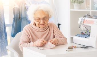 Four Practical Tips to Help Seniors Avoid Isolation During the Winter Season