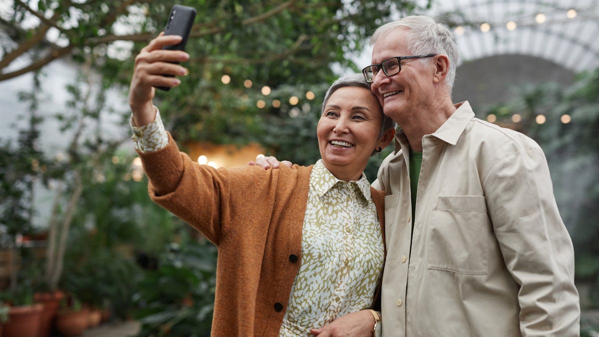 Senior-Friendly Technology: Enhancing Connectivity