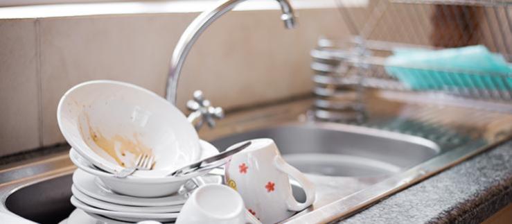 sink-with-dishes