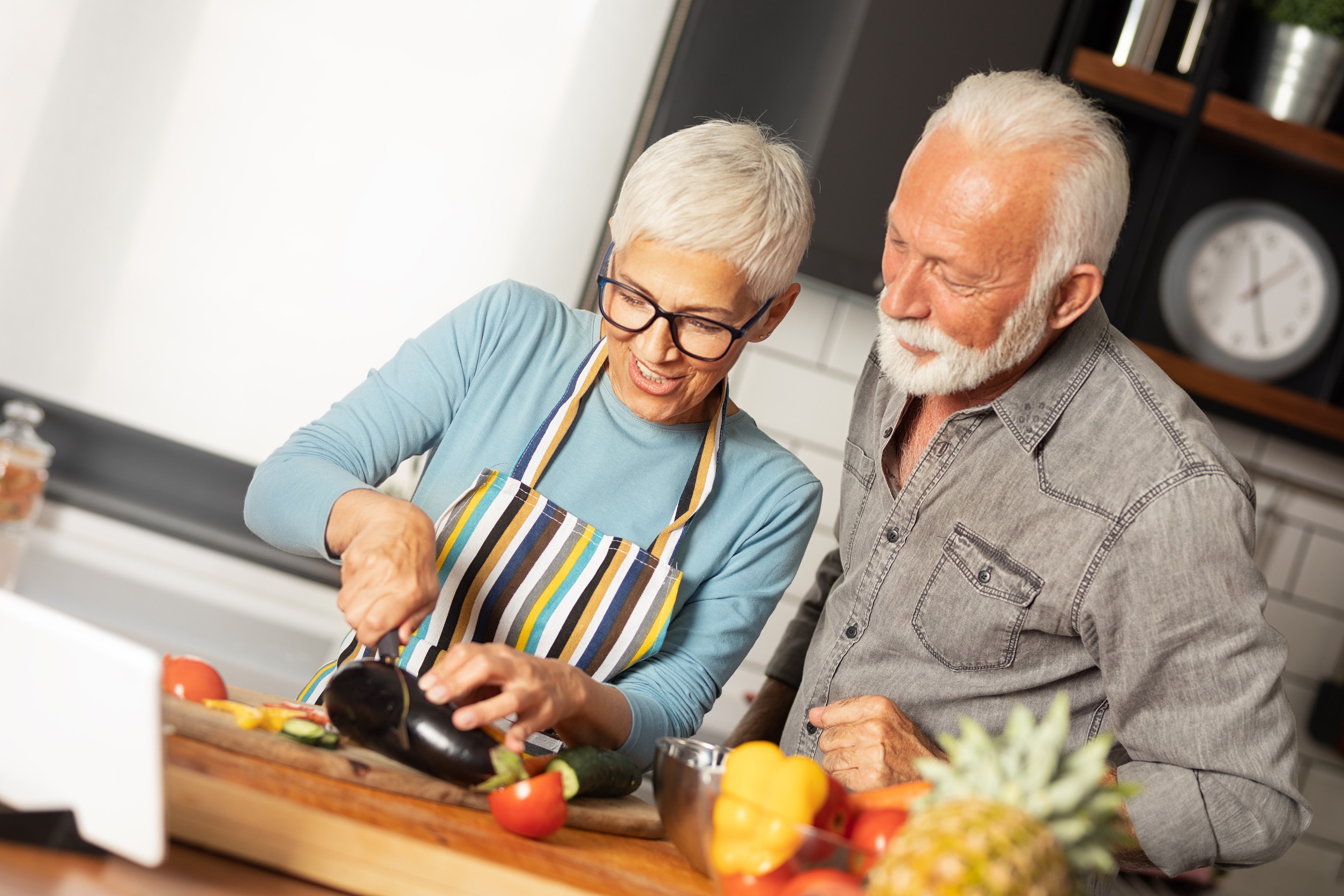 Ways for Seniors to Stay Cool with Food and Drink This Summer