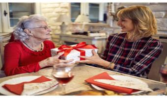 Tips to Manage the Holiday Season With Your Aging Parents