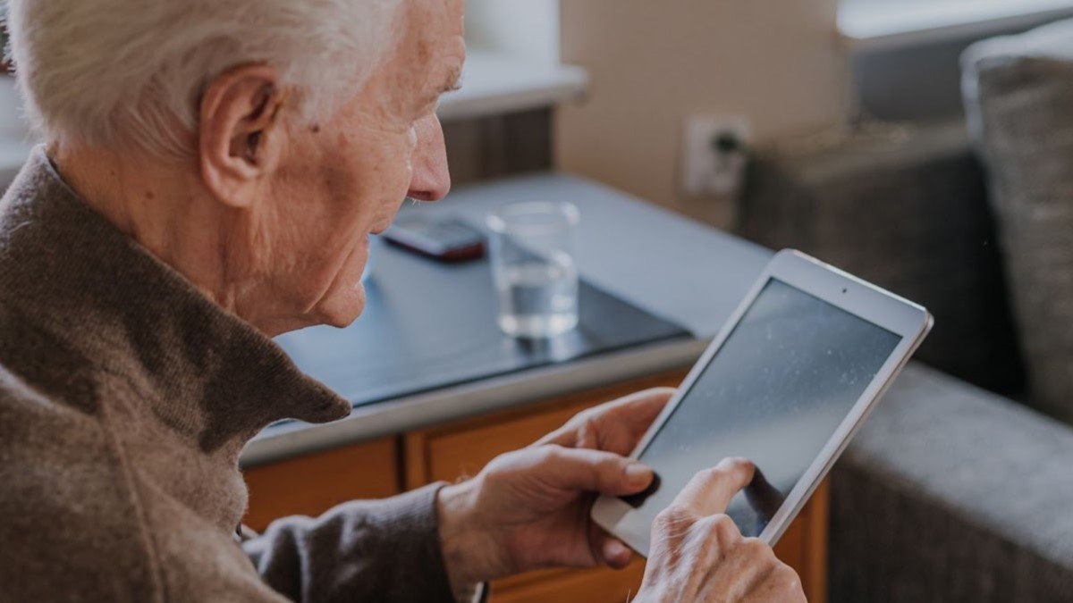 Ways AI Can Improve Care for Seniors